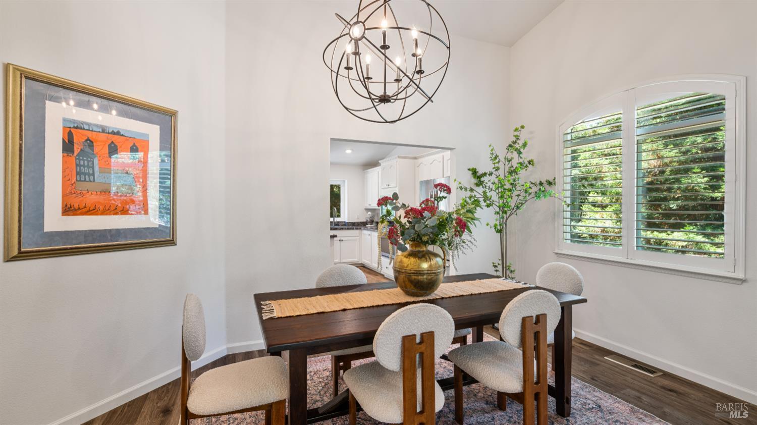 Detail Gallery Image 6 of 29 For 219 Burgundy Rd, Healdsburg,  CA 95448 - 4 Beds | 2 Baths