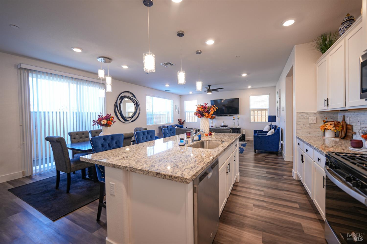 Detail Gallery Image 10 of 39 For 2612 Newberry St, Fairfield,  CA 94533 - 4 Beds | 3 Baths