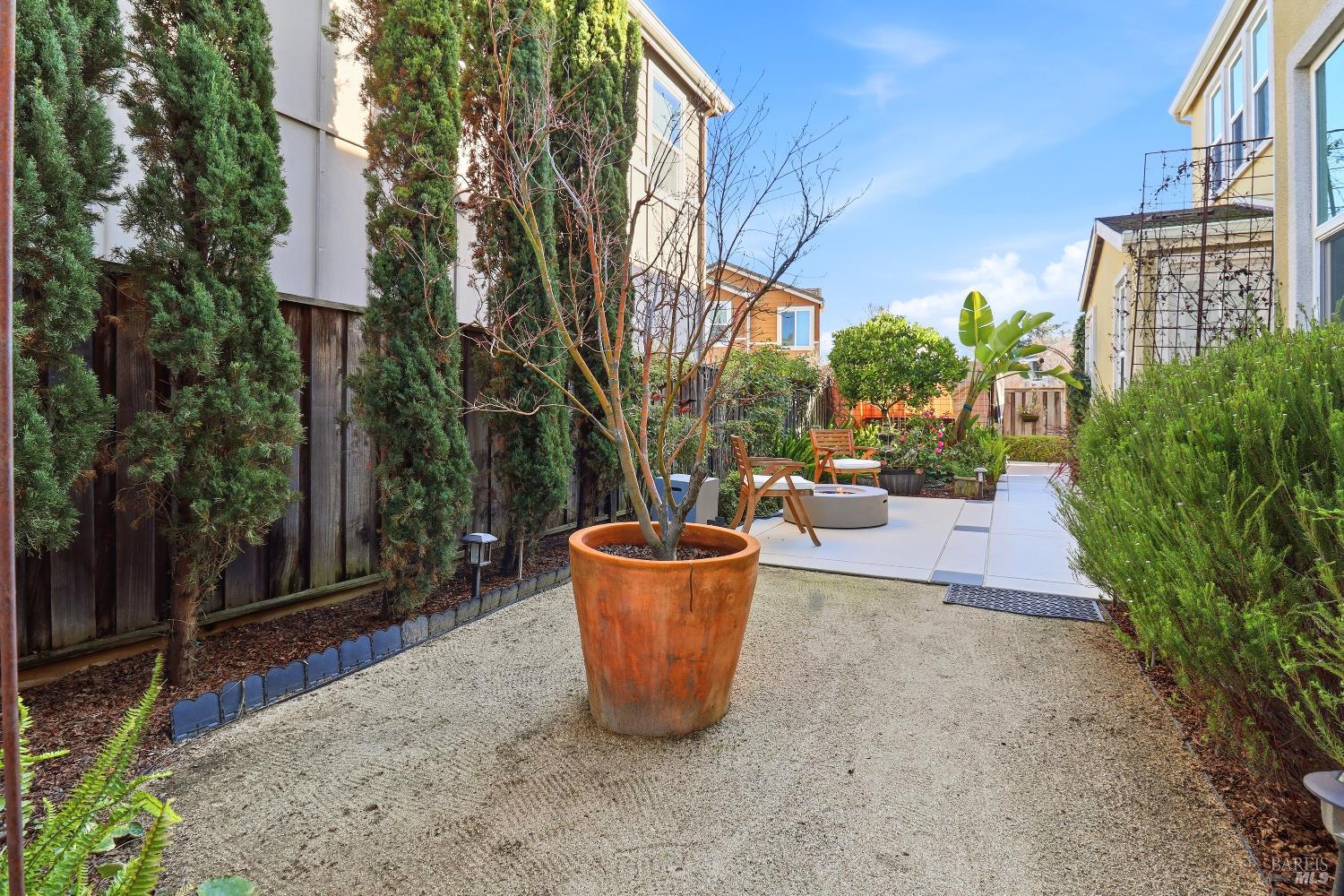 Detail Gallery Image 37 of 52 For 586 Sapphire St, Petaluma,  CA 94952 - 5 Beds | 3 Baths