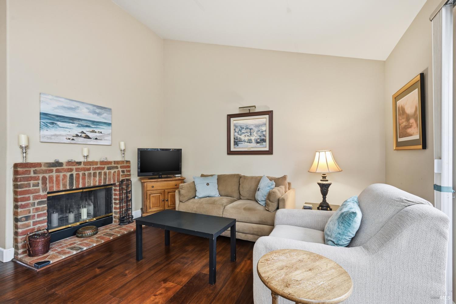 Detail Gallery Image 13 of 25 For 281 Michael Dr, Santa Rosa,  CA 95401 - 3 Beds | 2 Baths