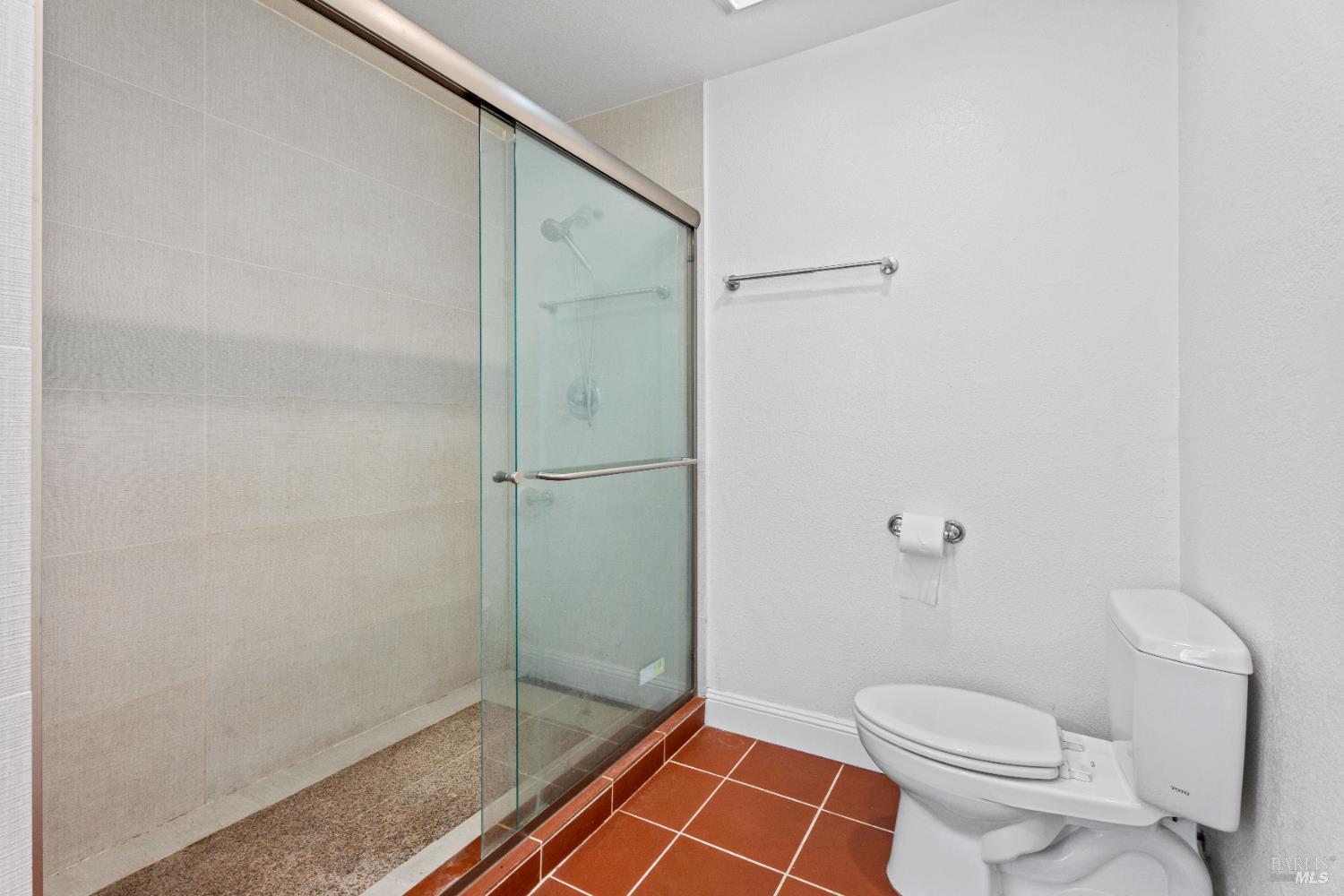 Detail Gallery Image 14 of 31 For 1701 Hickory Ct, Ukiah,  CA 95482 - 3 Beds | 3 Baths