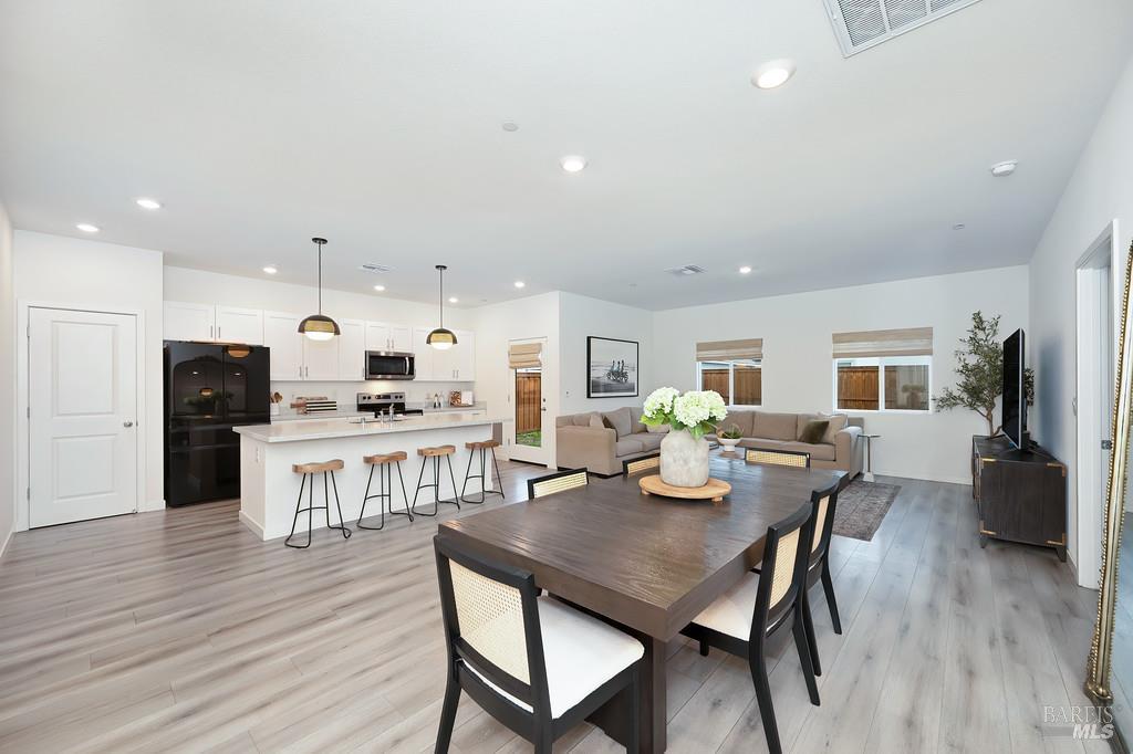 Detail Gallery Image 22 of 40 For 1770 Butterfly Ln, Dixon,  CA 95620 - 3 Beds | 2 Baths