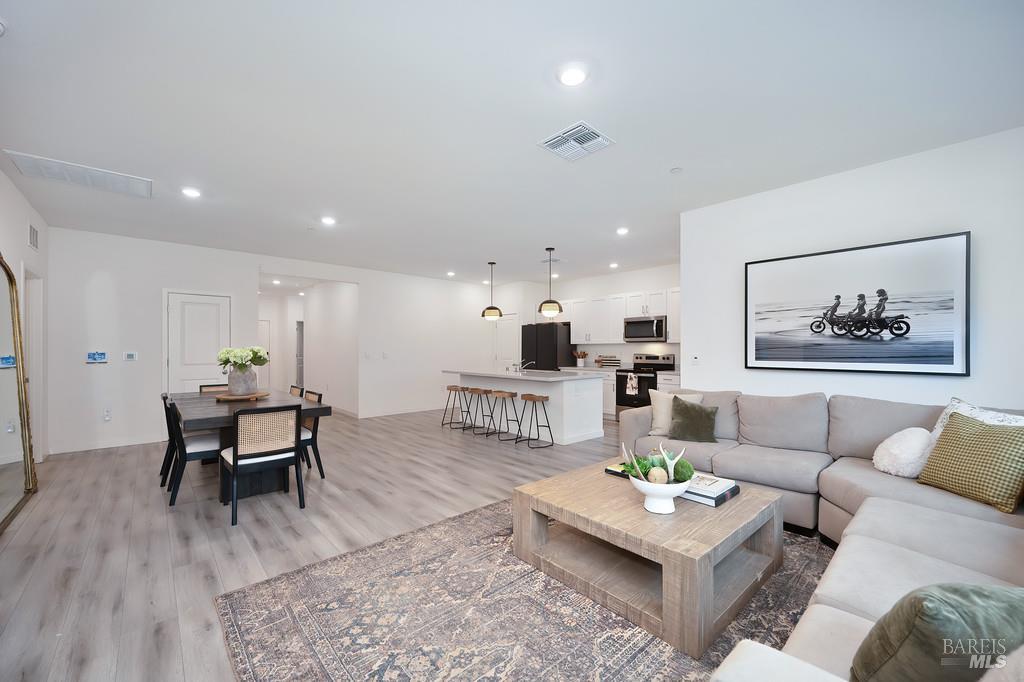 Detail Gallery Image 26 of 40 For 1770 Butterfly Ln, Dixon,  CA 95620 - 3 Beds | 2 Baths