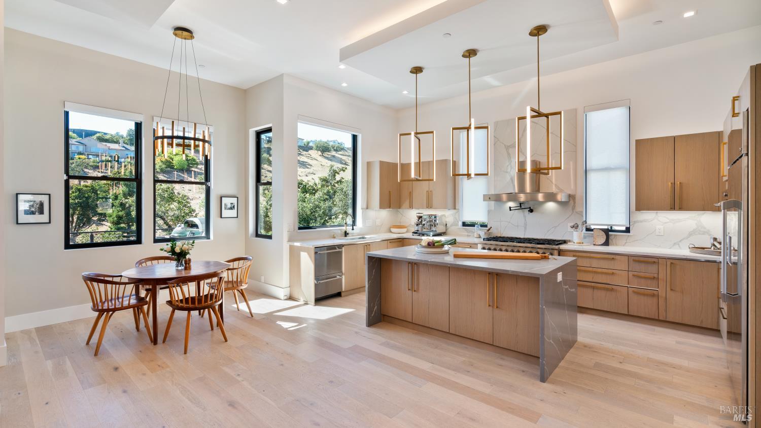 Detail Gallery Image 15 of 49 For 3735 Lakebriar Pl, Santa Rosa,  CA 95403 - 4 Beds | 4 Baths