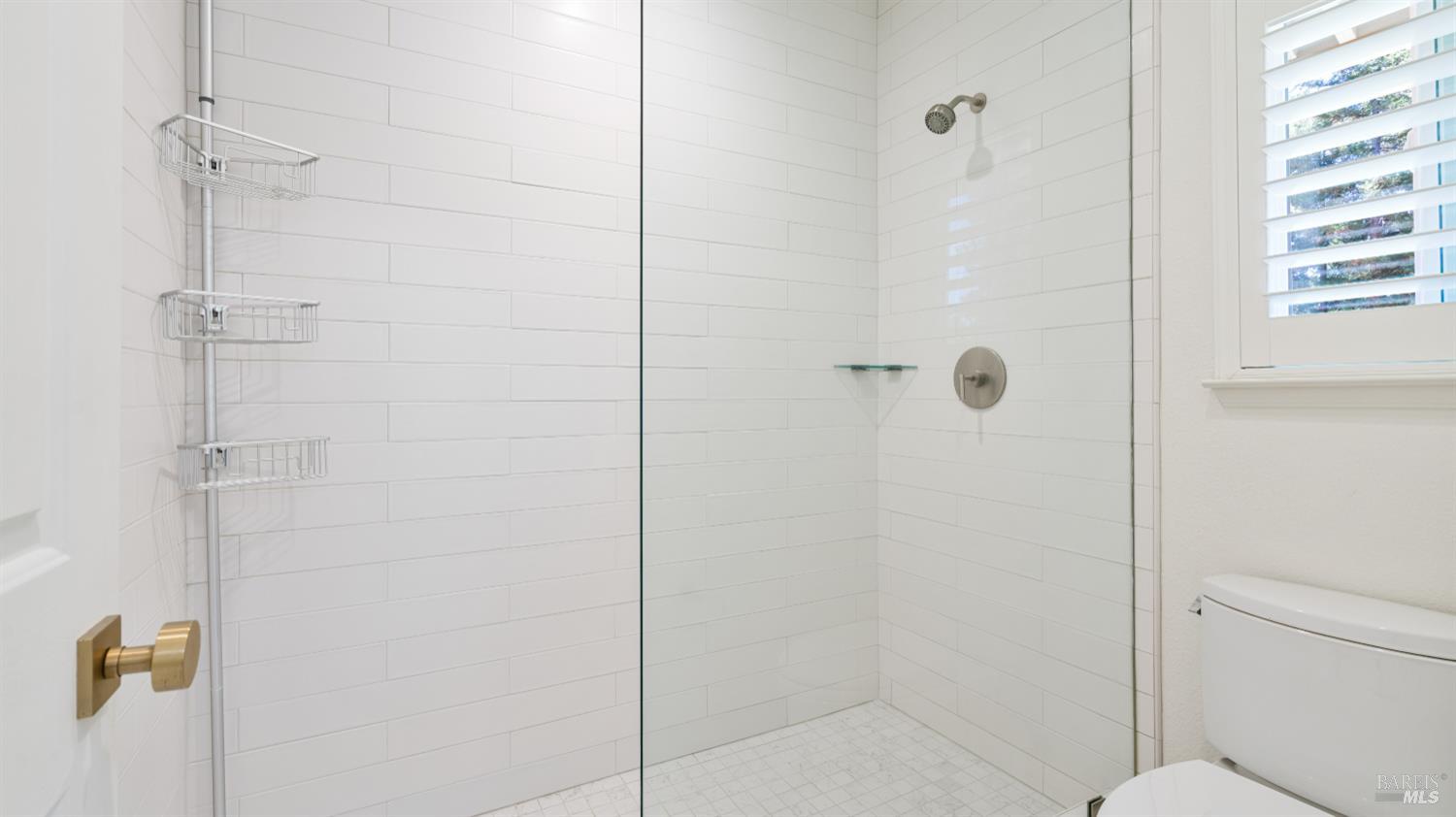 Detail Gallery Image 14 of 29 For 219 Burgundy Rd, Healdsburg,  CA 95448 - 4 Beds | 2 Baths