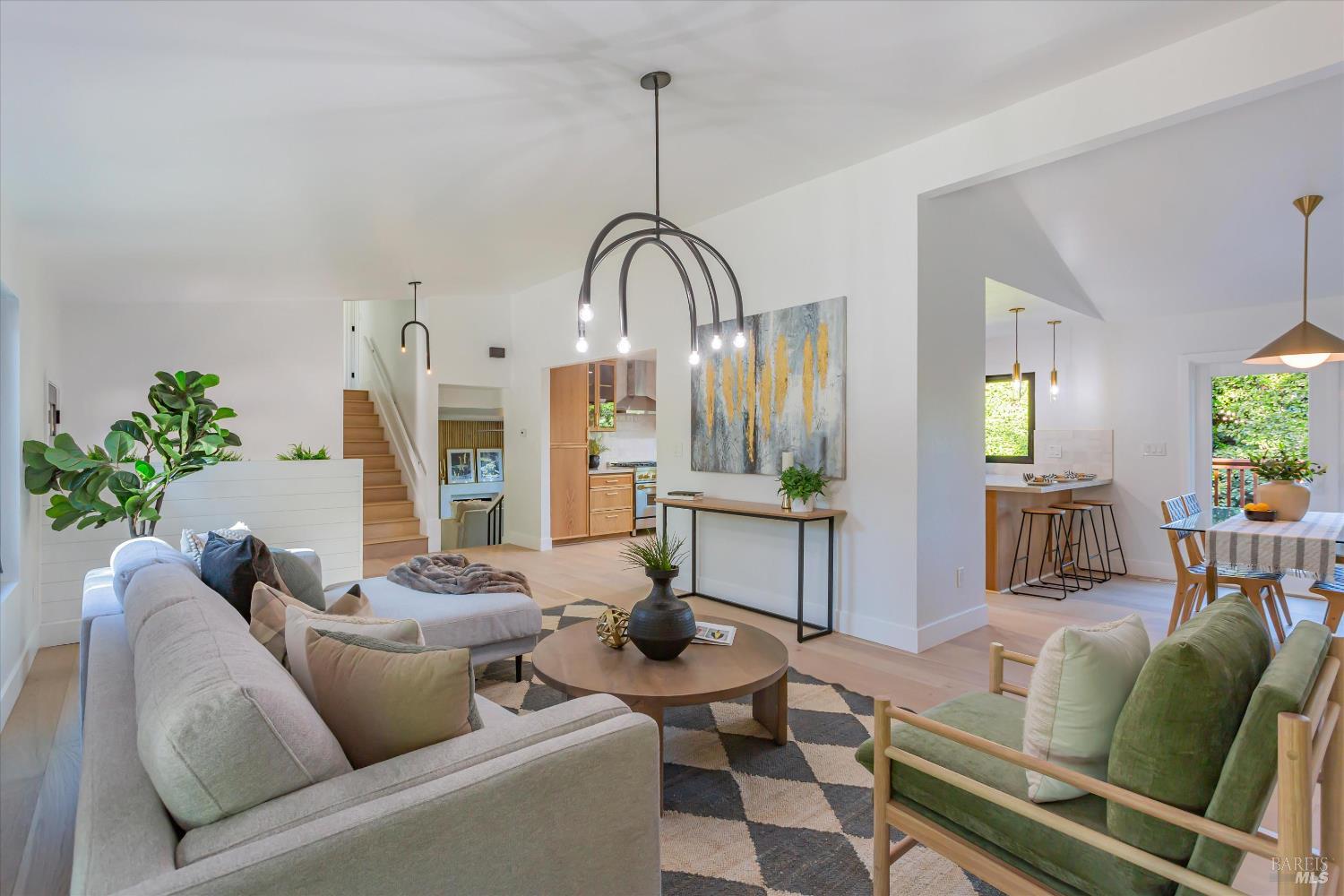 Detail Gallery Image 8 of 51 For 690 Hudson Ct, Sonoma,  CA 95476 - 4 Beds | 3 Baths