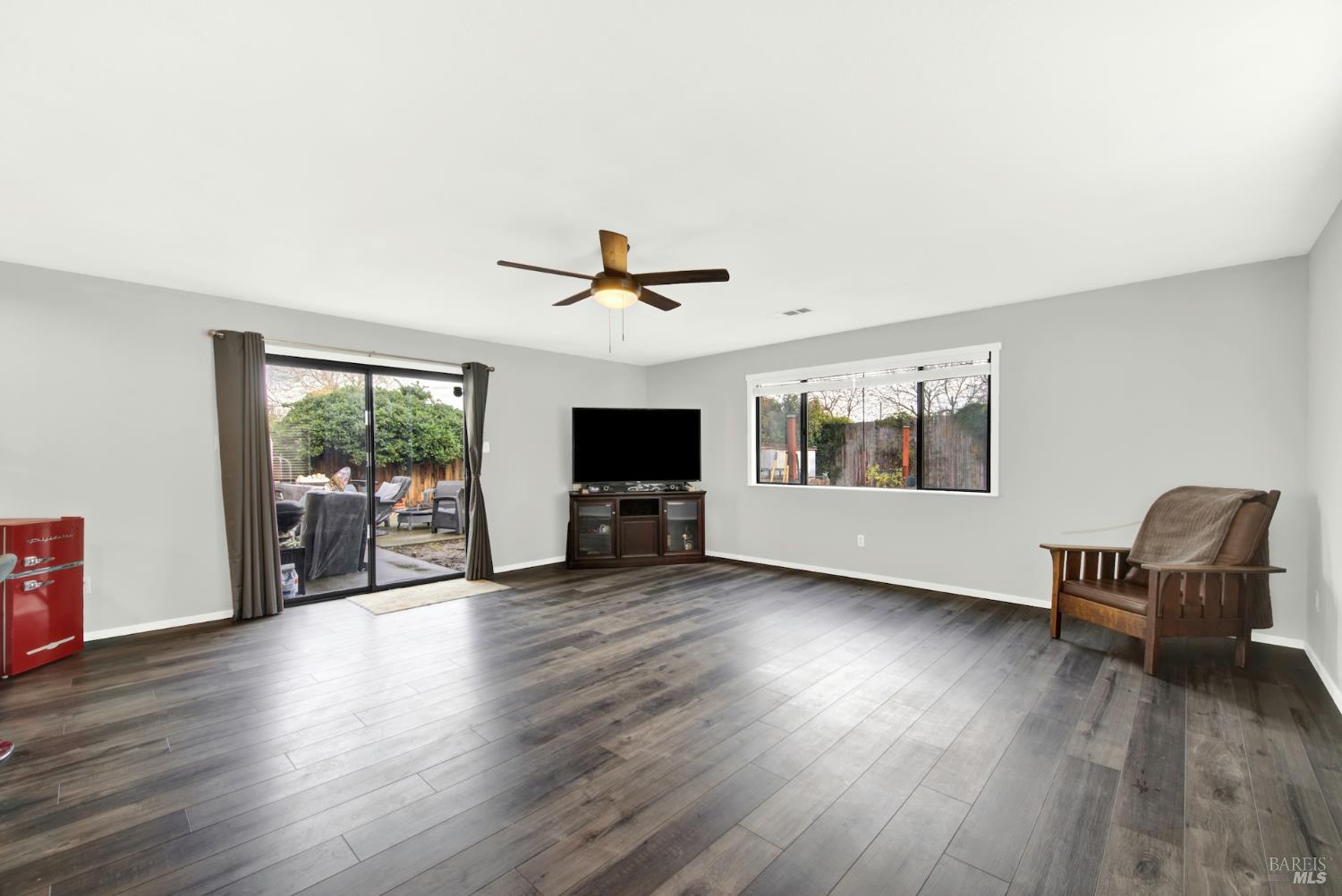 Detail Gallery Image 10 of 68 For 292 Woolner Ct, Fairfield,  CA 94533 - 3 Beds | 2 Baths