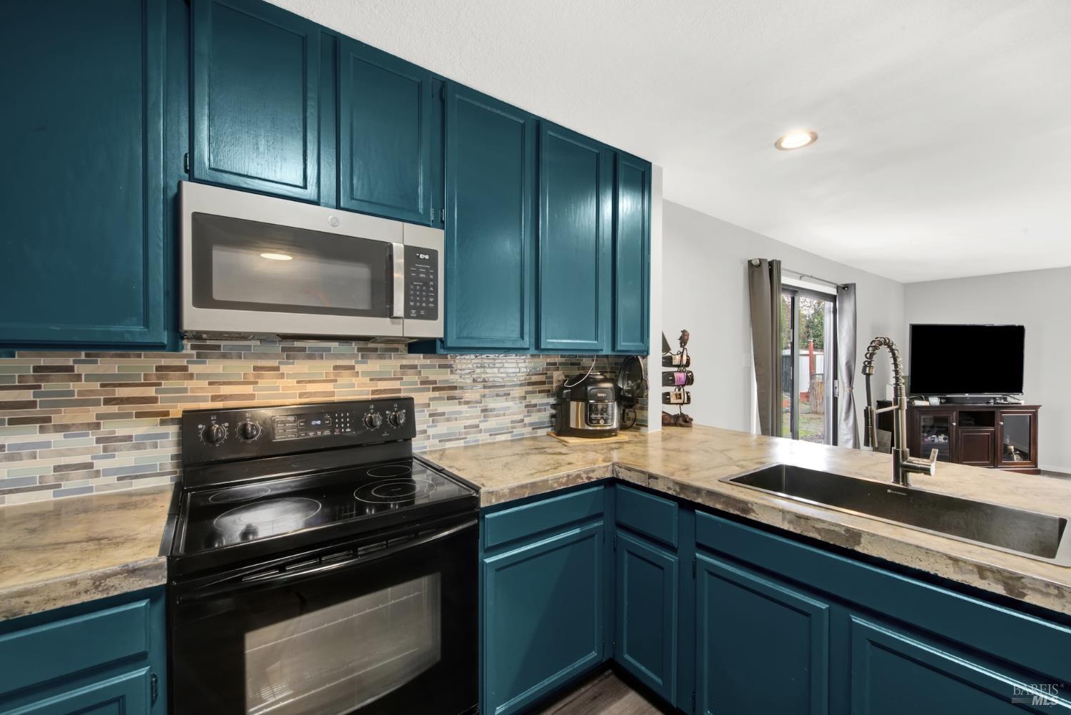 Detail Gallery Image 23 of 68 For 292 Woolner Ct, Fairfield,  CA 94533 - 3 Beds | 2 Baths