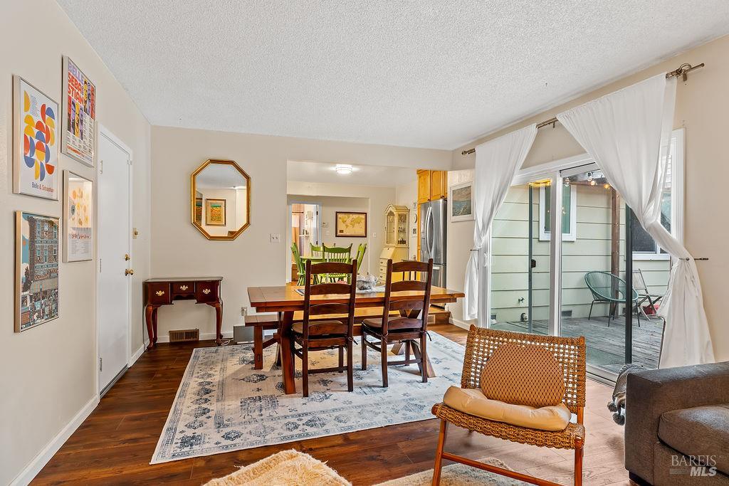 Detail Gallery Image 32 of 74 For 2635 Canterbury Dr, Santa Rosa,  CA 95405 - 3 Beds | 2 Baths