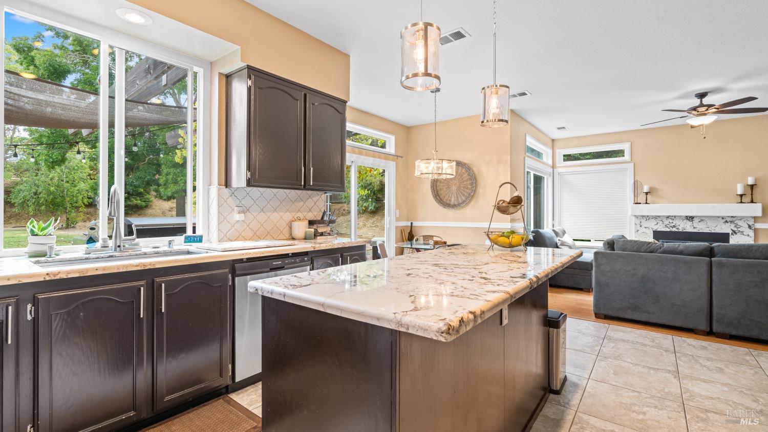 Detail Gallery Image 13 of 49 For 362 Allen Way, Benicia,  CA 94510 - 4 Beds | 3 Baths