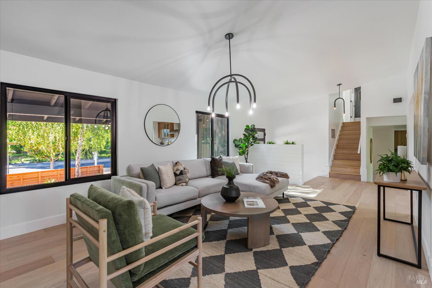 Detail Gallery Image 5 of 51 For 690 Hudson Ct, Sonoma,  CA 95476 - 4 Beds | 3 Baths