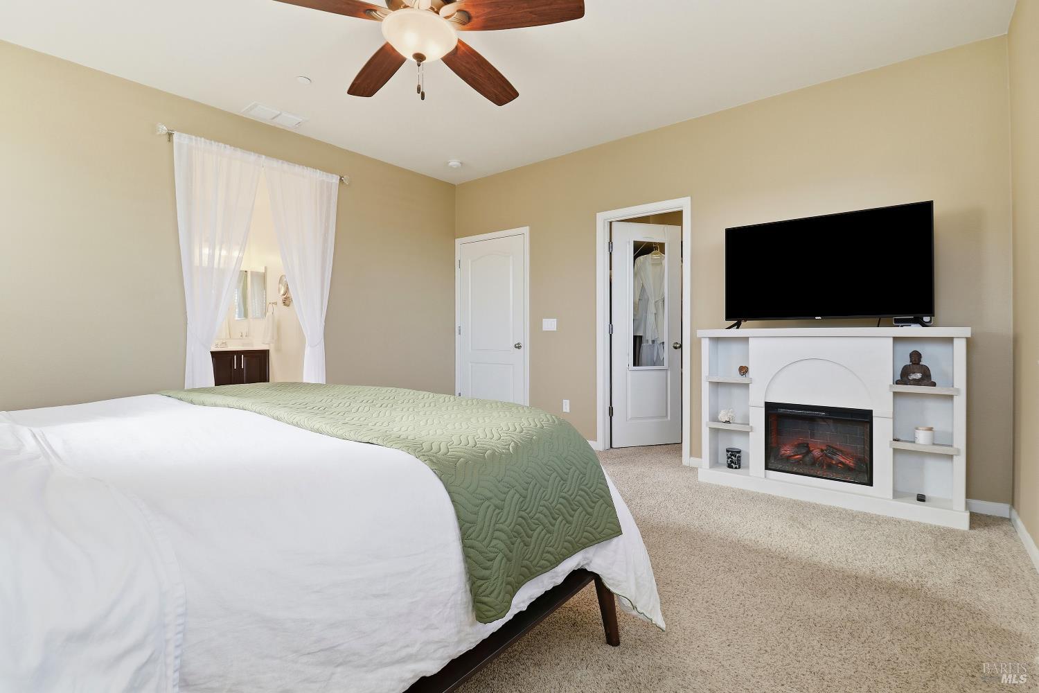 Detail Gallery Image 27 of 52 For 586 Sapphire St, Petaluma,  CA 94952 - 5 Beds | 3 Baths