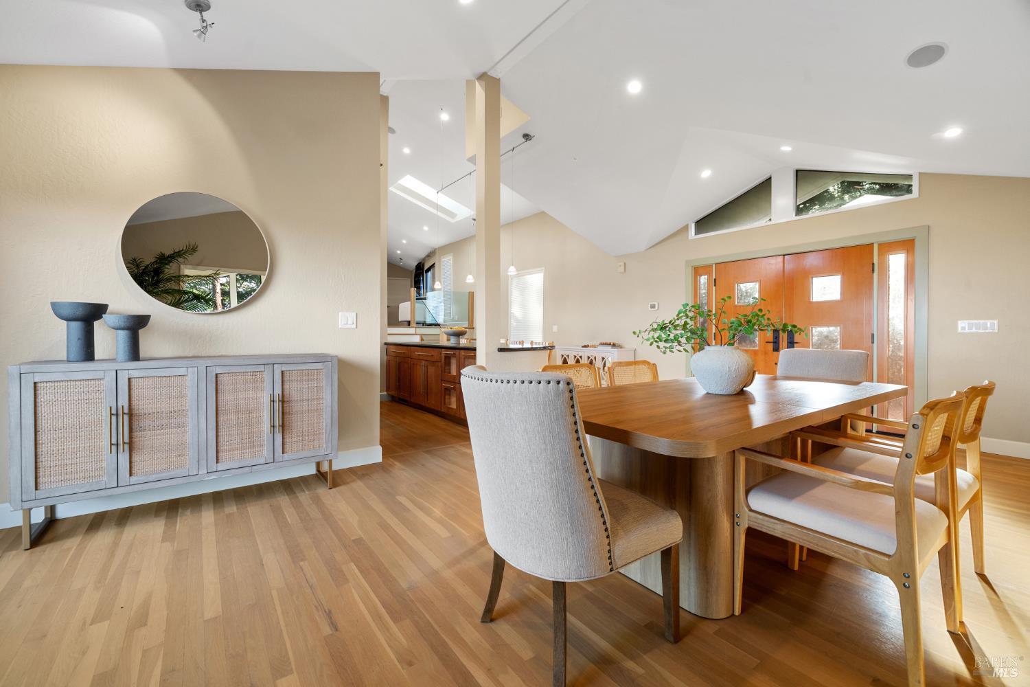 Detail Gallery Image 3 of 34 For 101 Garner Dr, Novato,  CA 94947 - 5 Beds | 4 Baths