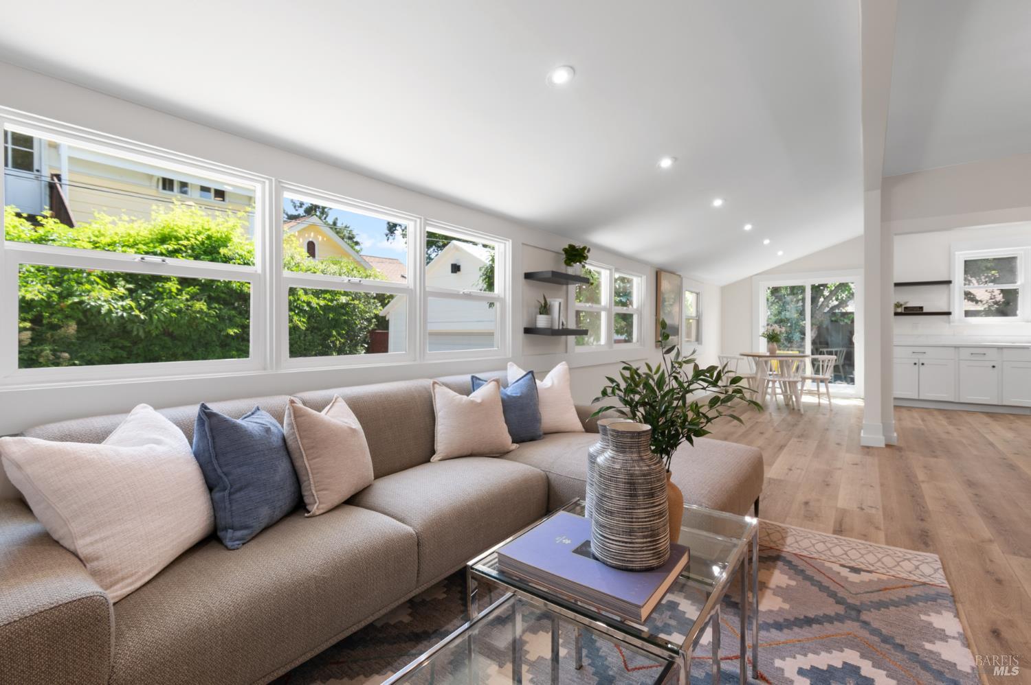 Detail Gallery Image 10 of 13 For 1017 Charter Oak Ave, Saint Helena,  CA 94574 - 2 Beds | 2 Baths