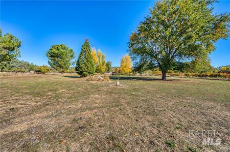 Detail Gallery Image 17 of 41 For 11694 Old Spruce Grove Rd, Lower Lake,  CA 95457 - 1 Beds | 1 Baths