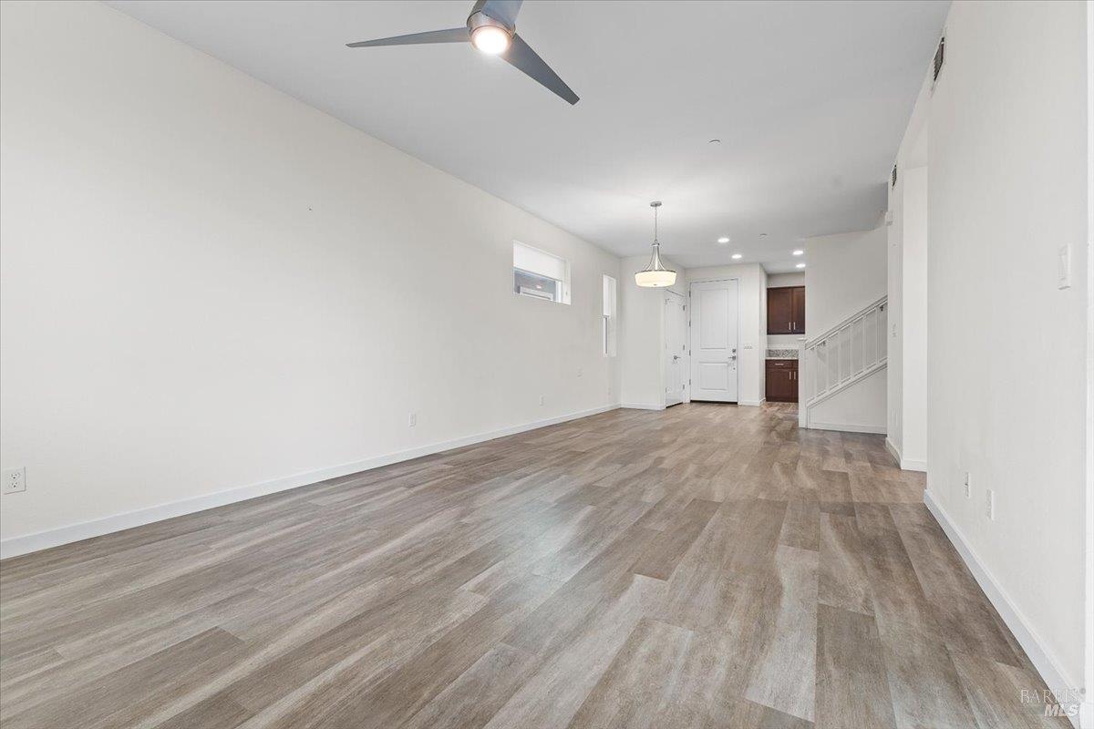 Detail Gallery Image 8 of 30 For 309 Sejong Ln, Santa Rosa,  CA 95403 - 3 Beds | 2/1 Baths