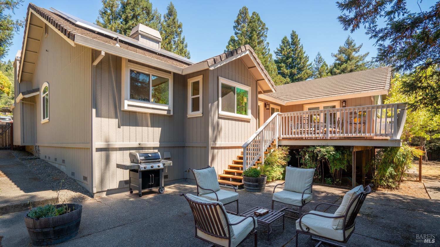 Detail Gallery Image 21 of 29 For 219 Burgundy Rd, Healdsburg,  CA 95448 - 4 Beds | 2 Baths