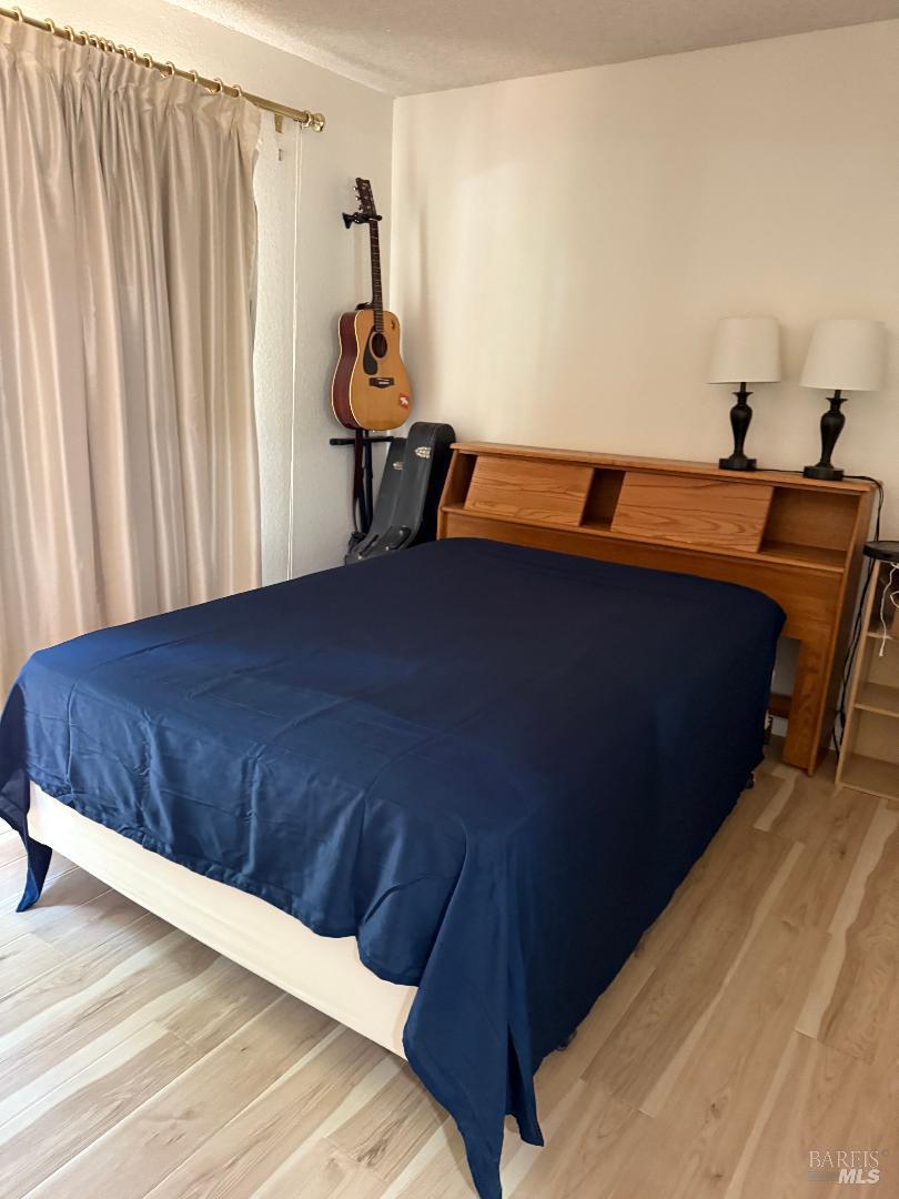 Detail Gallery Image 13 of 29 For 31300 Sherwood Rd, Willits,  CA 95490 - 4 Beds | 3 Baths