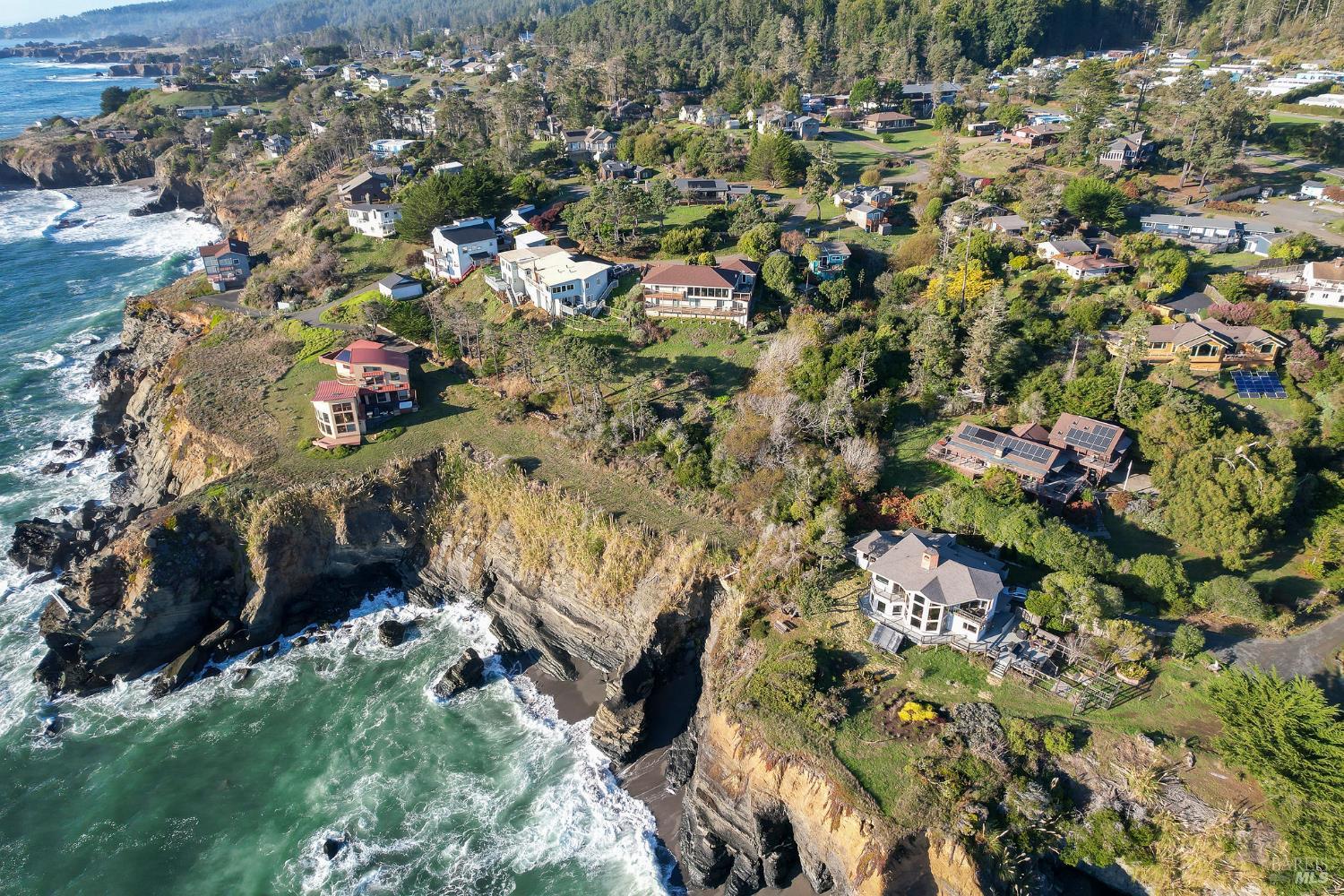 Detail Gallery Image 47 of 69 For 38882 Honey Run Ln, Gualala,  CA 95445 - 1 Beds | 1 Baths