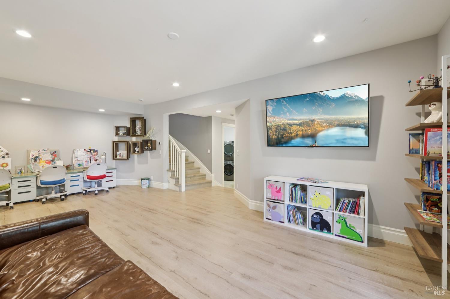 Detail Gallery Image 40 of 70 For 5969 Vista Rdgs, Santa Rosa,  CA 95409 - 5 Beds | 3/1 Baths