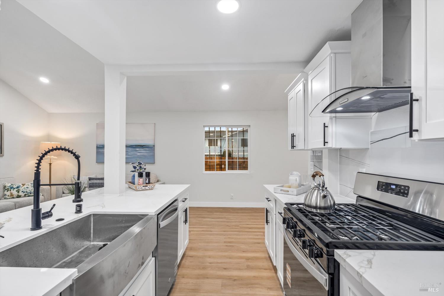 Detail Gallery Image 12 of 23 For 102 Dartmouth Ave, Vallejo,  CA 94589 - 4 Beds | 2 Baths