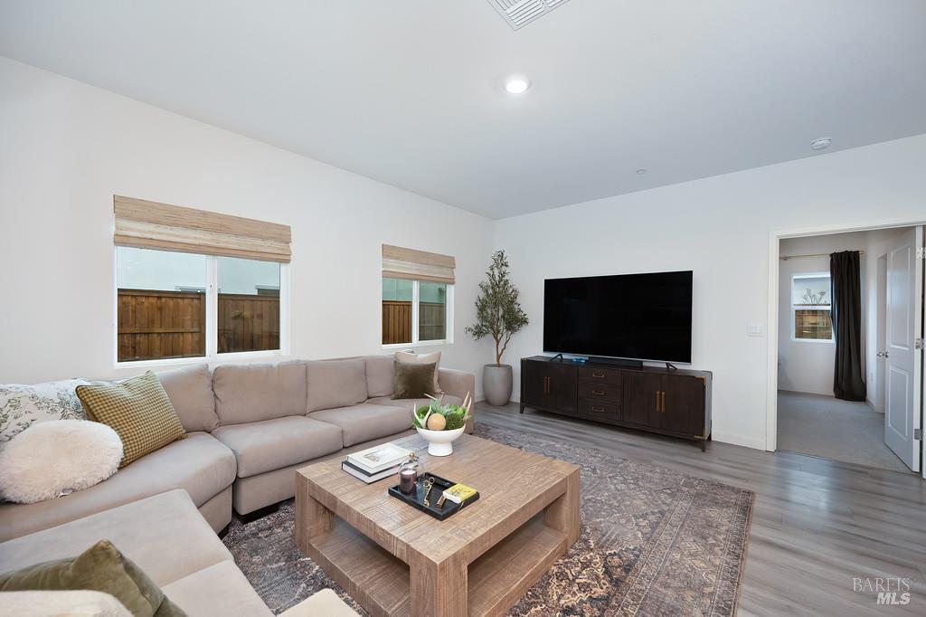 Detail Gallery Image 25 of 40 For 1770 Butterfly Ln, Dixon,  CA 95620 - 3 Beds | 2 Baths