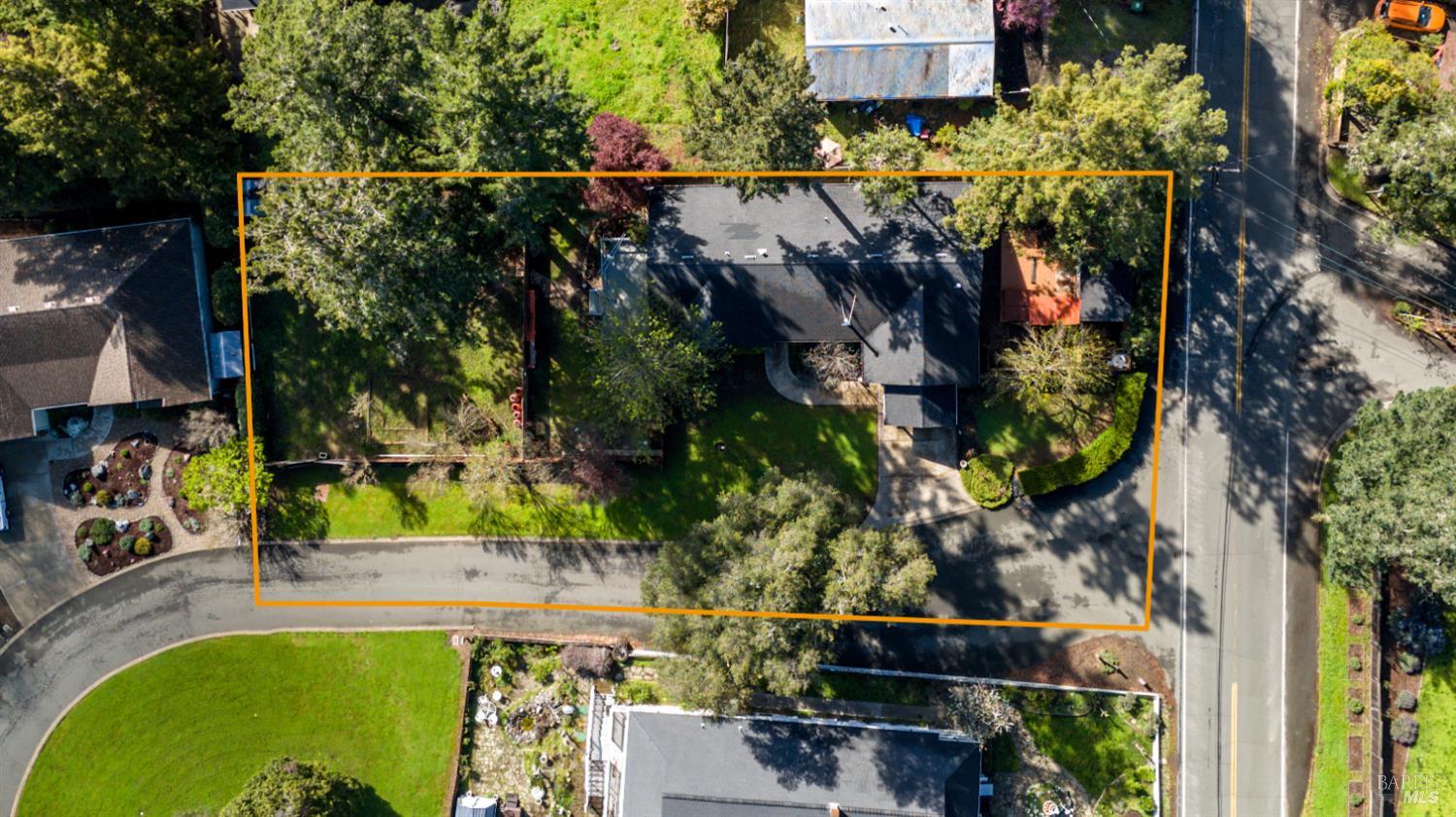 Detail Gallery Image 30 of 31 For 1701 Hickory Ct, Ukiah,  CA 95482 - 3 Beds | 3 Baths