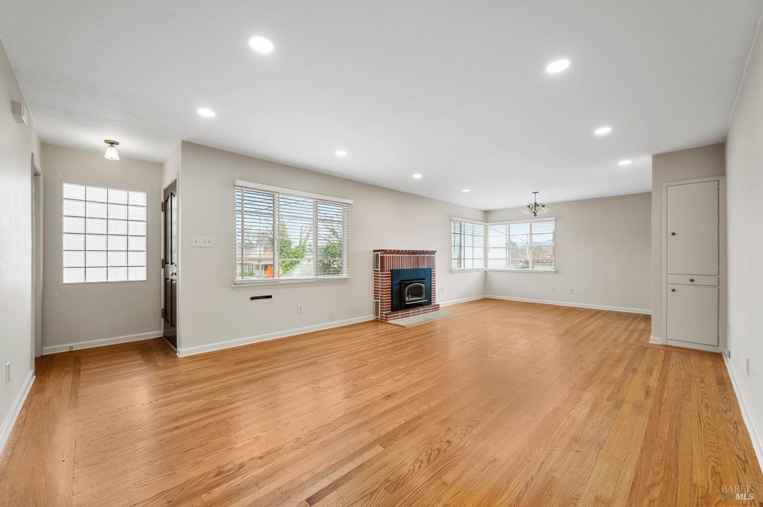 Detail Gallery Image 3 of 50 For 1 Griggs Ln, Napa,  CA 94558 - 2 Beds | 1/1 Baths