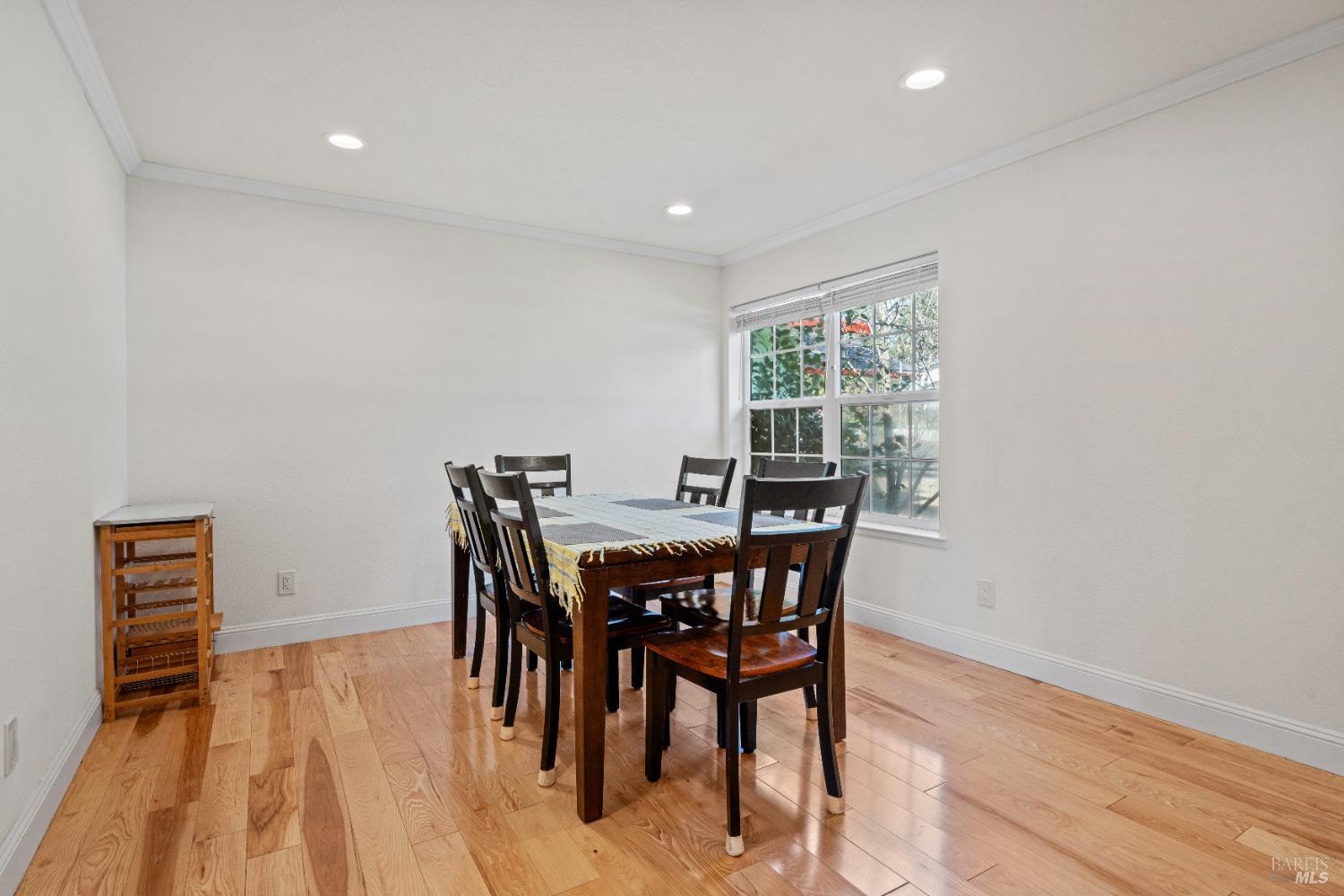 Detail Gallery Image 11 of 31 For 1701 Hickory Ct, Ukiah,  CA 95482 - 3 Beds | 3 Baths