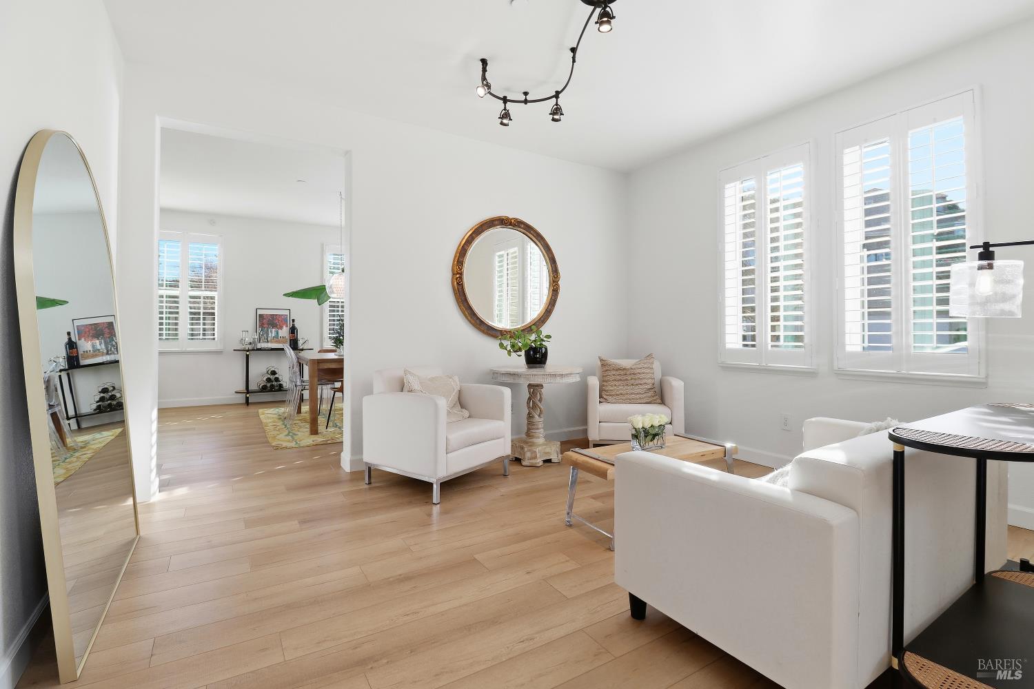 Detail Gallery Image 9 of 52 For 586 Sapphire St, Petaluma,  CA 94952 - 5 Beds | 3 Baths