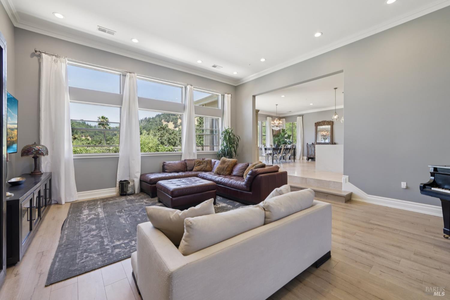 Detail Gallery Image 13 of 70 For 5969 Vista Rdgs, Santa Rosa,  CA 95409 - 5 Beds | 3/1 Baths