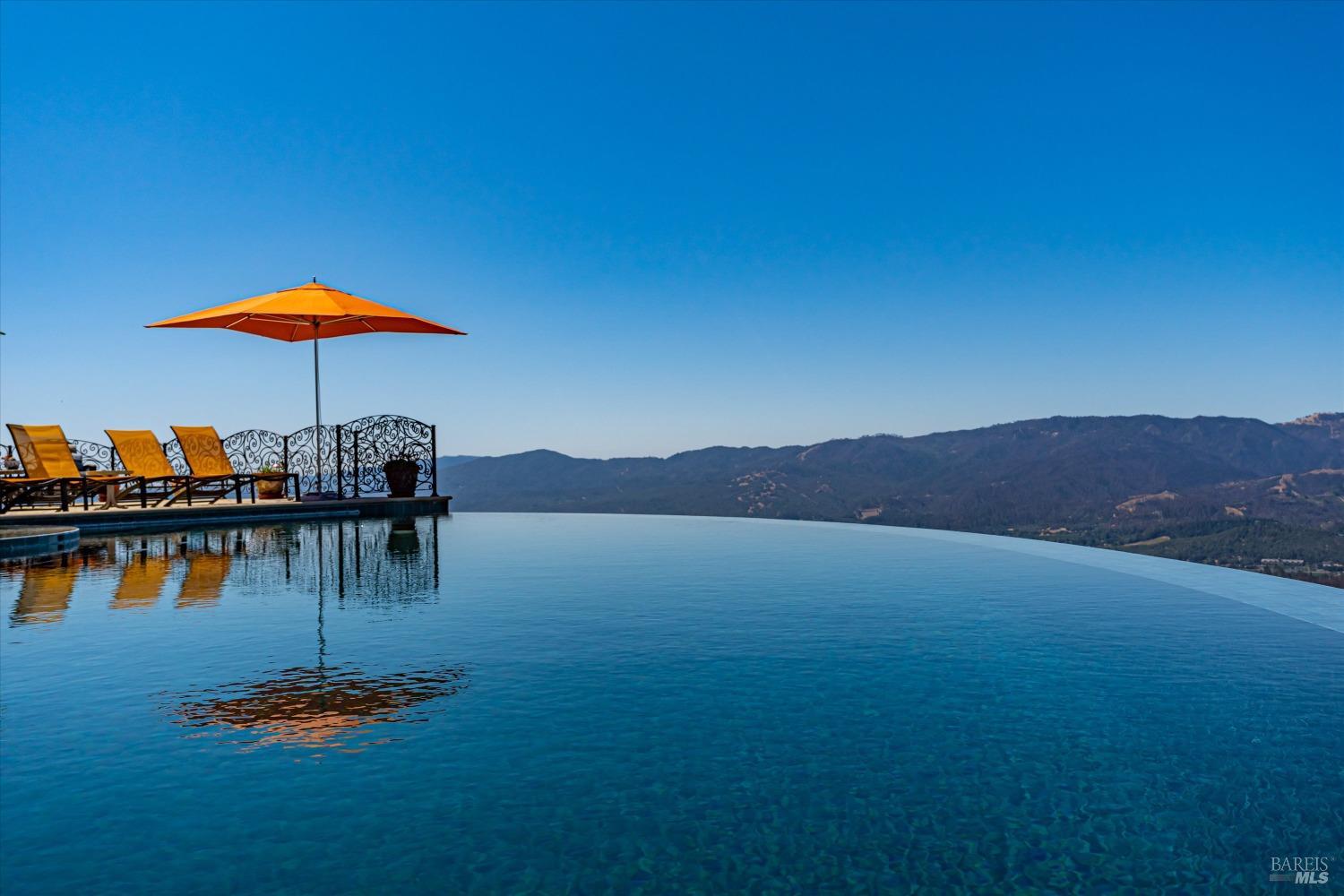 Detail Gallery Image 8 of 75 For 1340 Crestmont Dr, Angwin,  CA 94508 - 4 Beds | 4/1 Baths