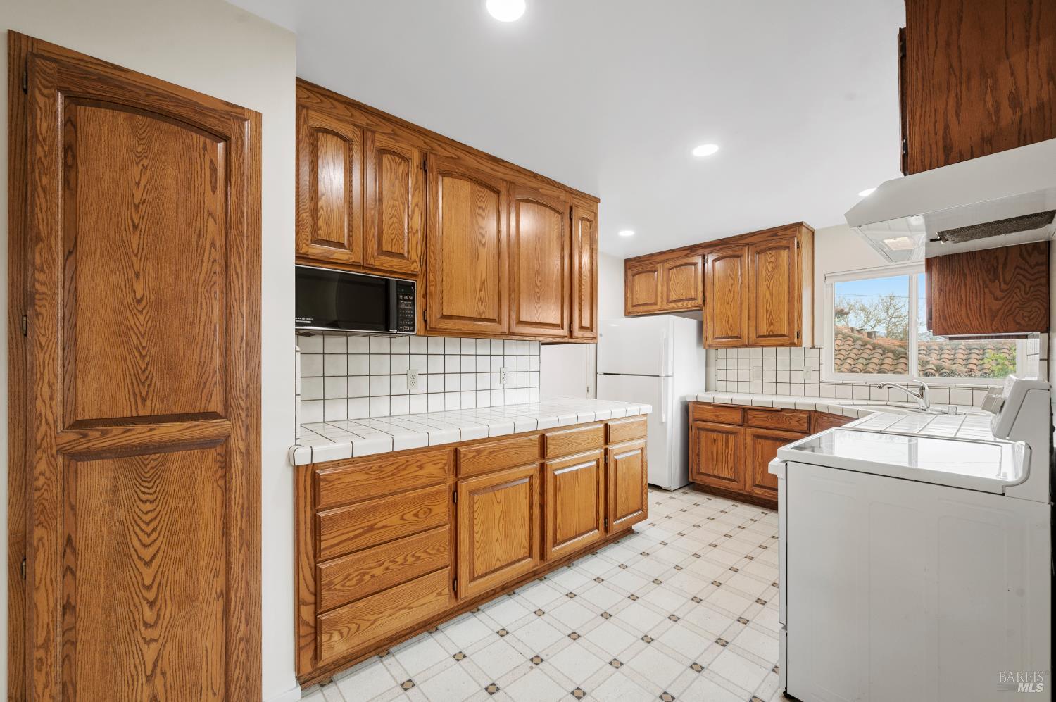 Detail Gallery Image 5 of 50 For 1 Griggs Ln, Napa,  CA 94558 - 2 Beds | 1/1 Baths