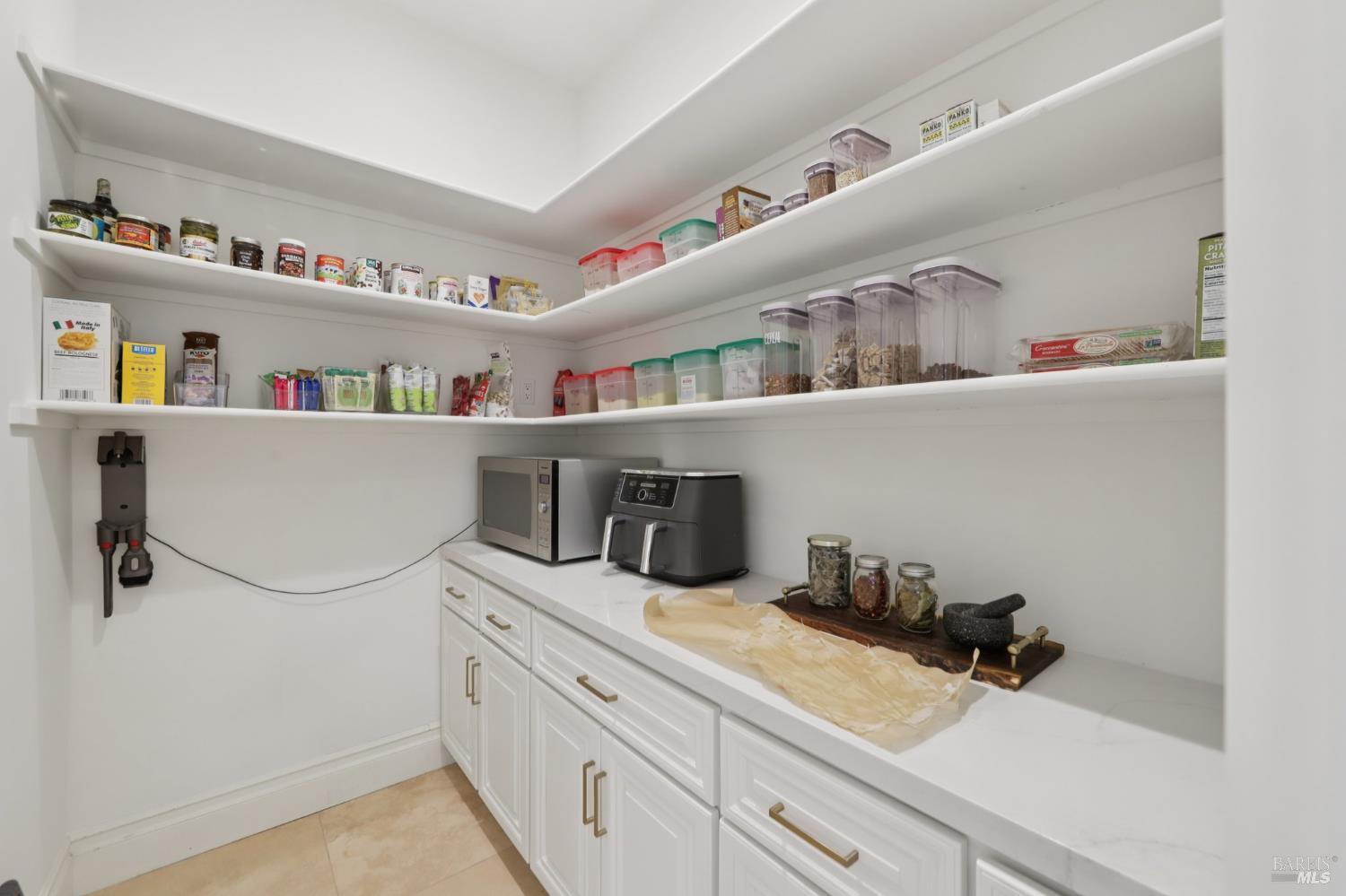 Detail Gallery Image 22 of 70 For 5969 Vista Rdgs, Santa Rosa,  CA 95409 - 5 Beds | 3/1 Baths