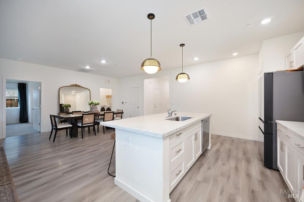 Detail Gallery Image 17 of 40 For 1770 Butterfly Ln, Dixon,  CA 95620 - 3 Beds | 2 Baths