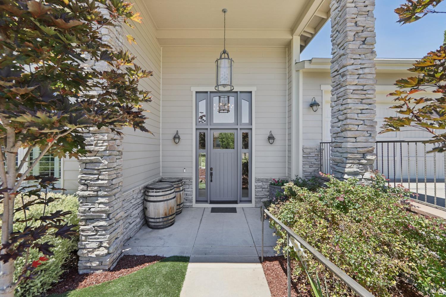 Detail Gallery Image 6 of 70 For 5969 Vista Rdgs, Santa Rosa,  CA 95409 - 5 Beds | 3/1 Baths