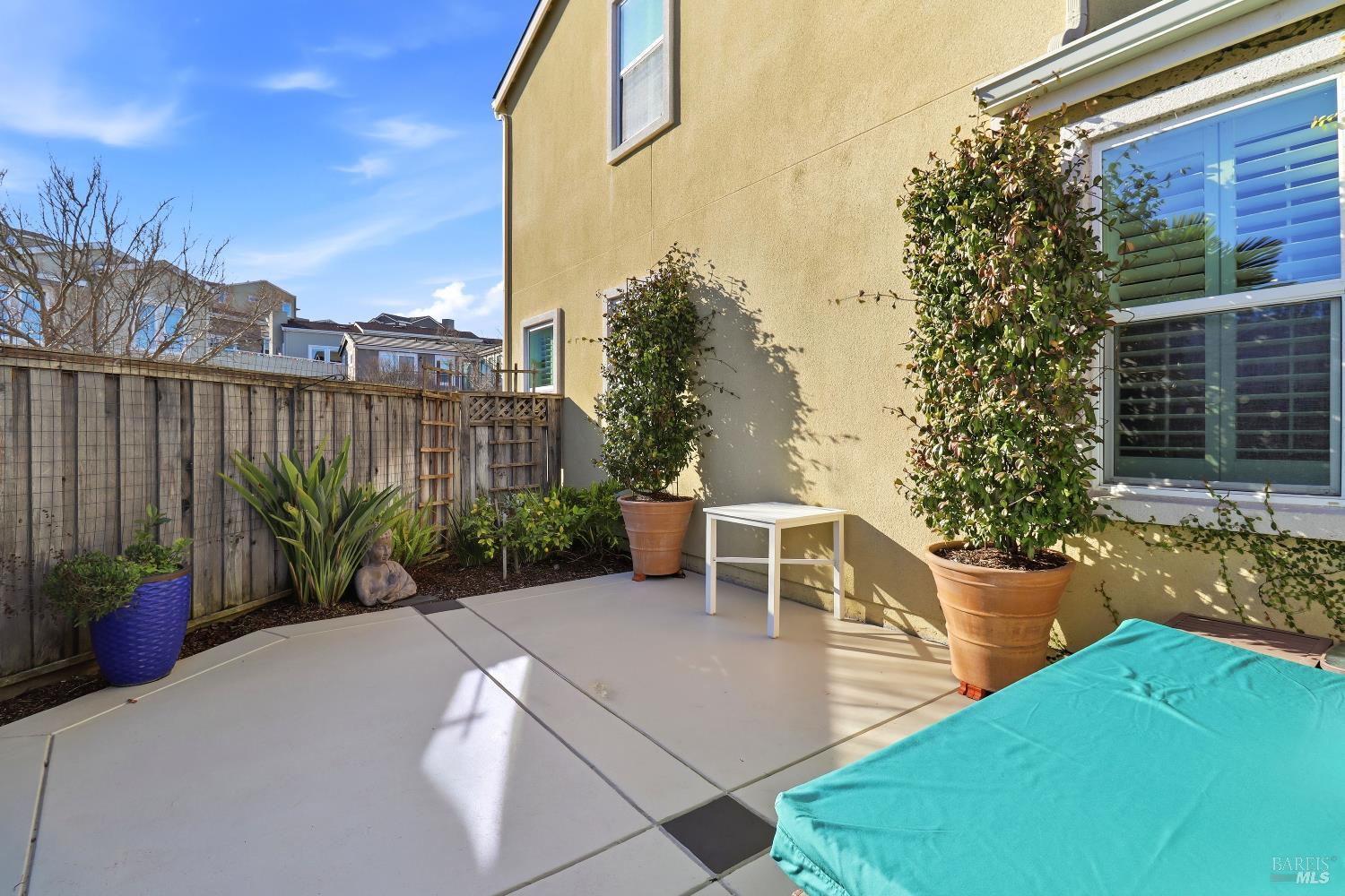 Detail Gallery Image 43 of 52 For 586 Sapphire St, Petaluma,  CA 94952 - 5 Beds | 3 Baths