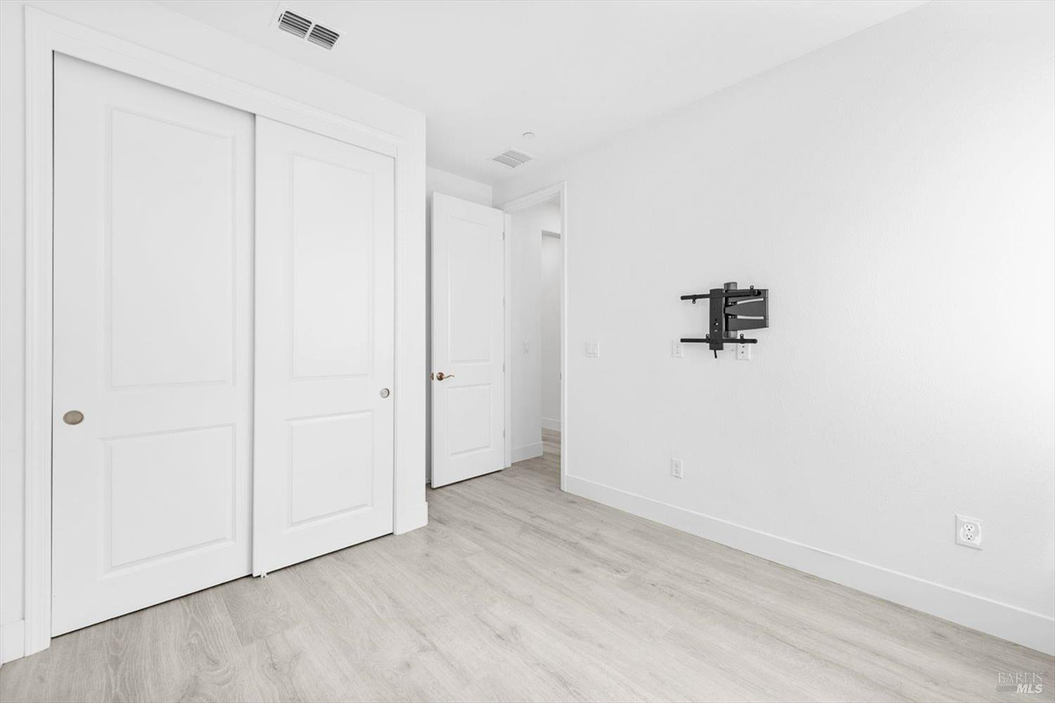 Detail Gallery Image 11 of 24 For 339 Pear Tree Ter #C,  Napa,  CA 94558 - 3 Beds | 3 Baths