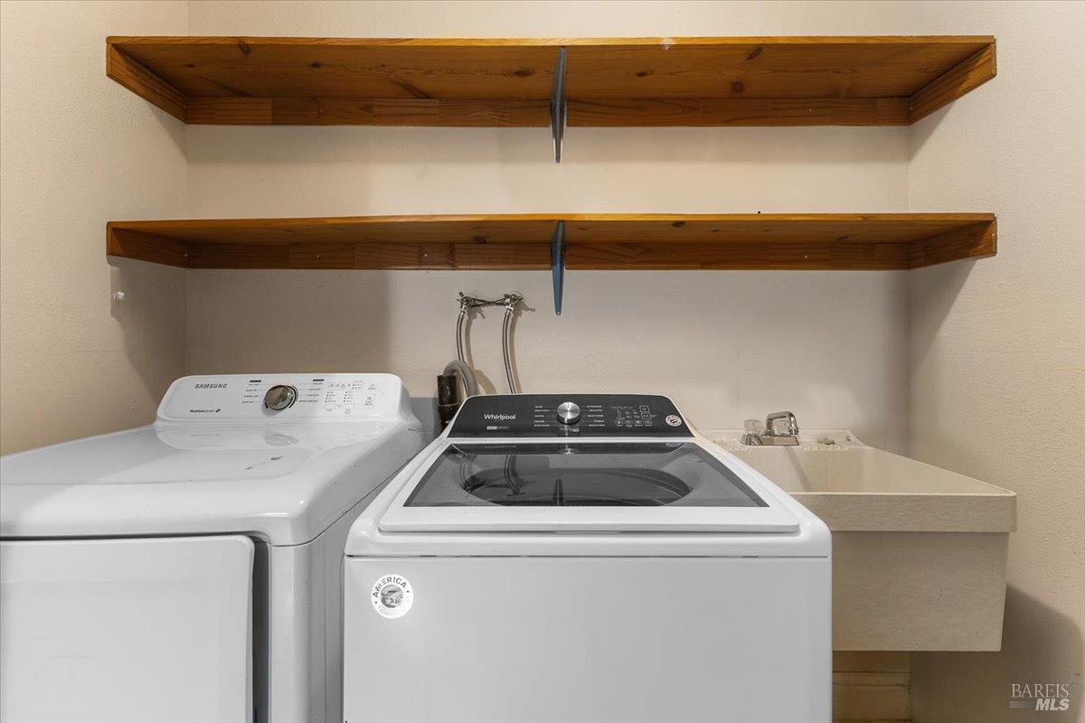 Detail Gallery Image 16 of 43 For 911 Harold Ln, Healdsburg,  CA 95448 - 3 Beds | 2 Baths