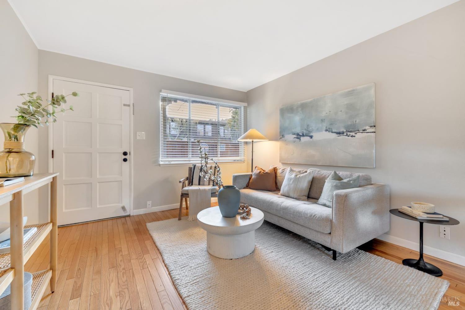 Detail Gallery Image 2 of 25 For 61 Pixley Ave #3,  Corte Madera,  CA 94925 - 2 Beds | 1 Baths