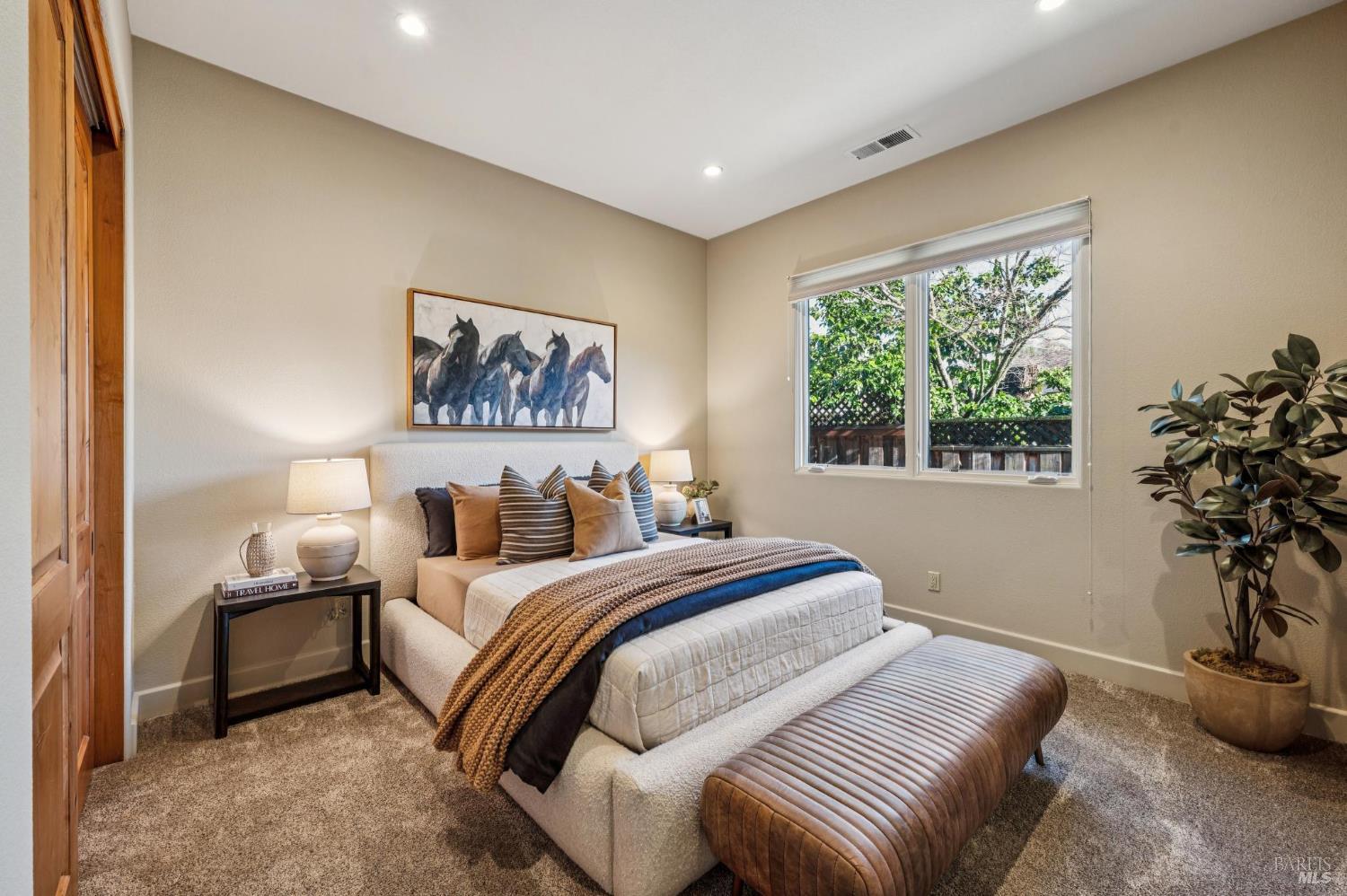 Detail Gallery Image 29 of 40 For 548 Fairway Dr, Novato,  CA 94949 - 5 Beds | 5 Baths