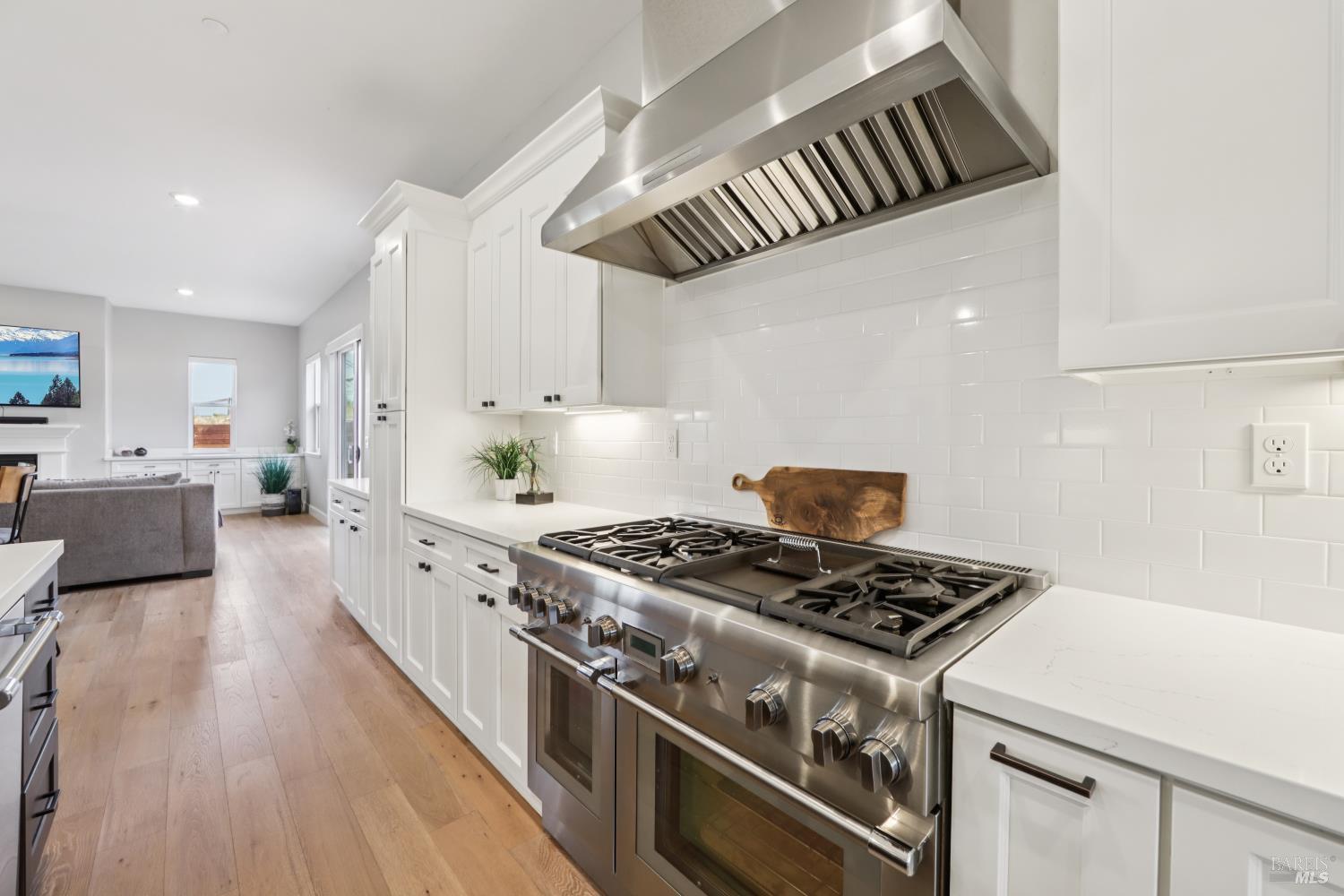 Detail Gallery Image 11 of 50 For 3675 Wyndemere Cir, Santa Rosa,  CA 95403 - 3 Beds | 3 Baths