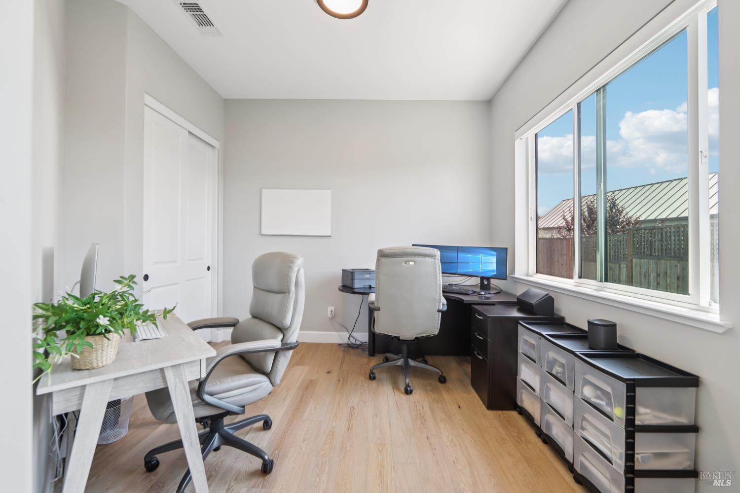 Detail Gallery Image 23 of 50 For 3675 Wyndemere Cir, Santa Rosa,  CA 95403 - 3 Beds | 3 Baths