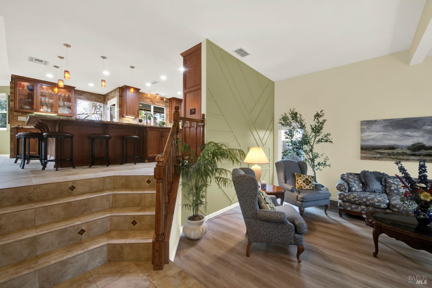 Detail Gallery Image 18 of 93 For 318 Kilgarvan Ct, Vacaville,  CA 95688 - 4 Beds | 3 Baths