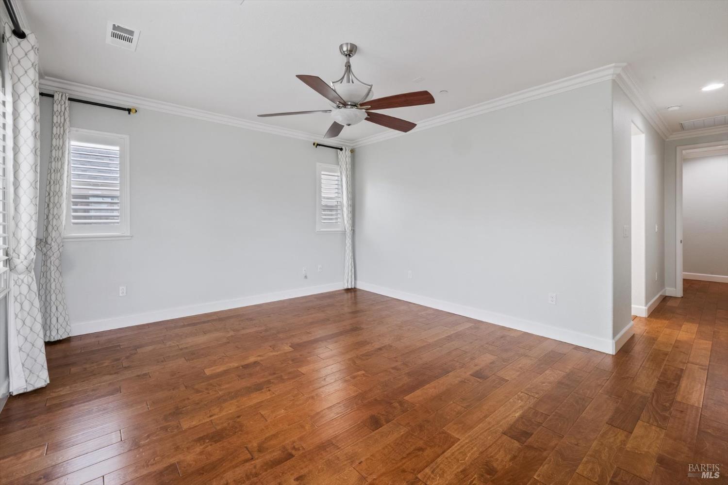 Detail Gallery Image 35 of 74 For 2036 Newcastle Dr, Vacaville,  CA 95687 - 3 Beds | 3 Baths