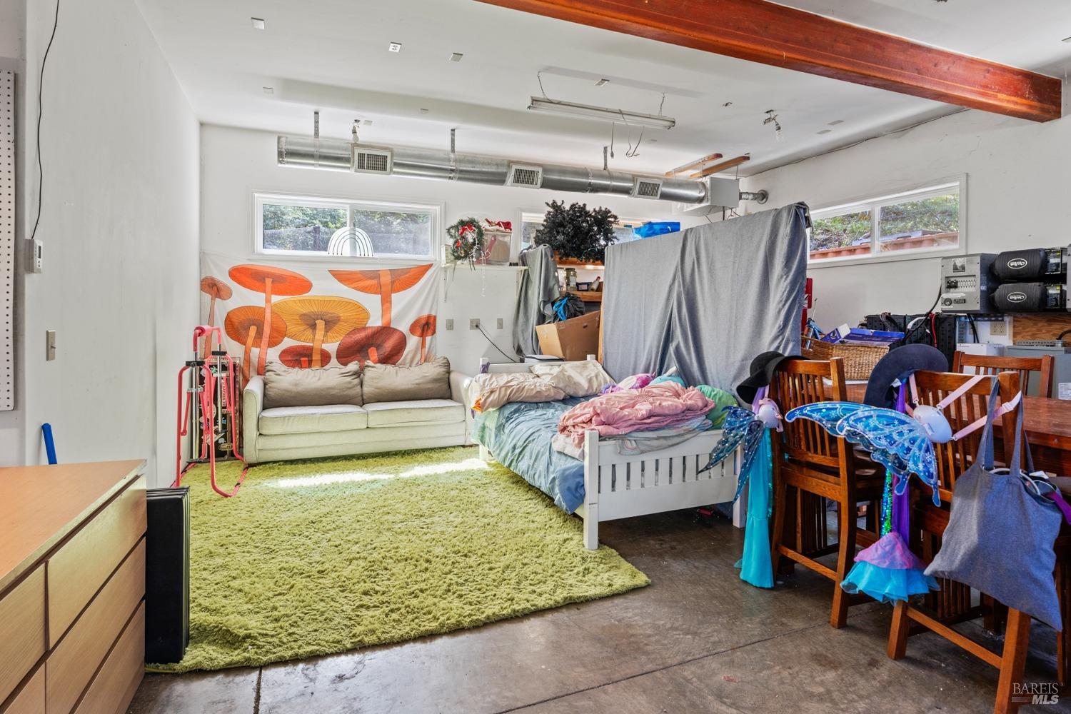 Detail Gallery Image 14 of 22 For 9355 Spyrock Rd, Laytonville,  CA 95454 - 3 Beds | 1/1 Baths