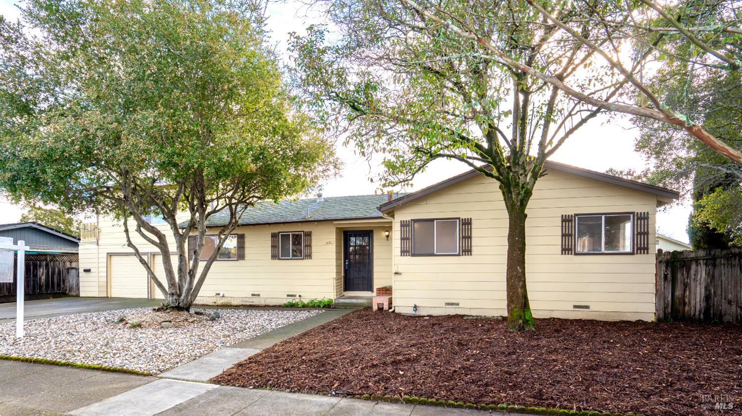 Detail Gallery Image 30 of 34 For 1680 Russell Ave, Santa Rosa,  CA 95403 - 4 Beds | 3 Baths