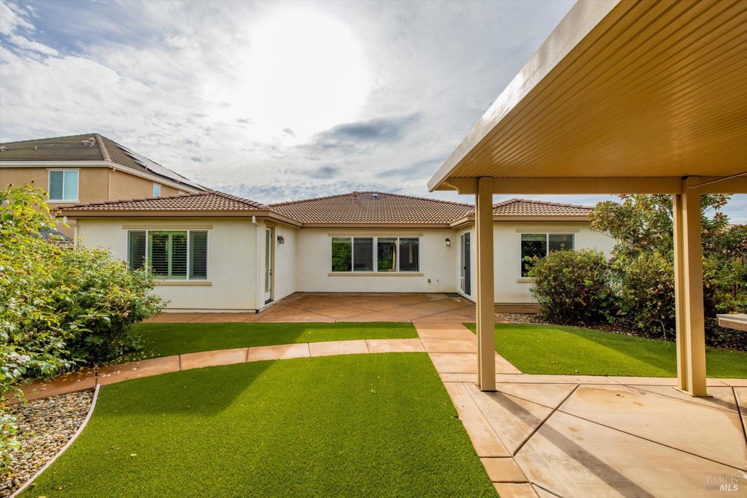 Detail Gallery Image 64 of 74 For 2036 Newcastle Dr, Vacaville,  CA 95687 - 3 Beds | 3 Baths