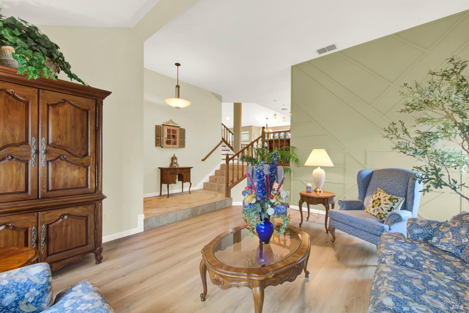 Detail Gallery Image 21 of 93 For 318 Kilgarvan Ct, Vacaville,  CA 95688 - 4 Beds | 3 Baths