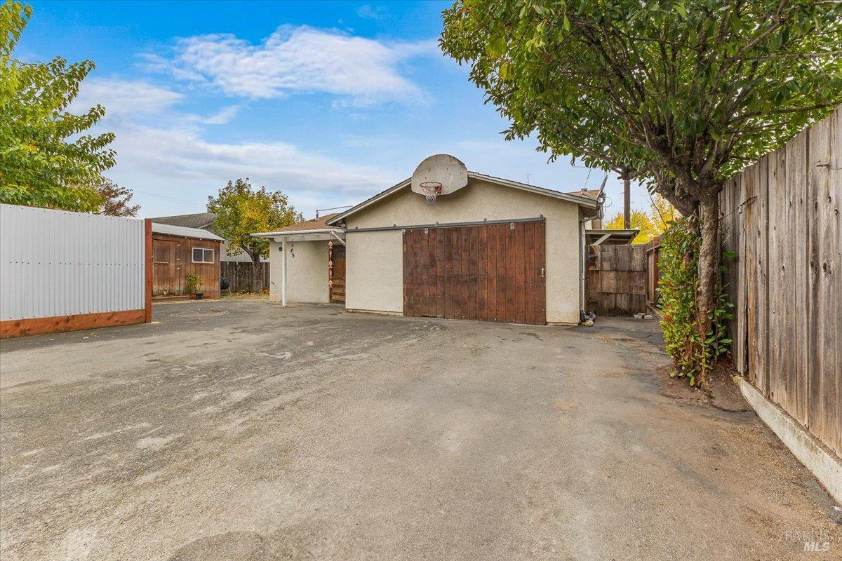 Detail Gallery Image 40 of 43 For 911 Harold Ln, Healdsburg,  CA 95448 - 3 Beds | 2 Baths